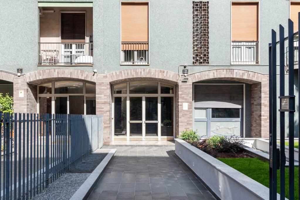 Elegante Bilocale San Calocero Apartment Milan Exterior photo